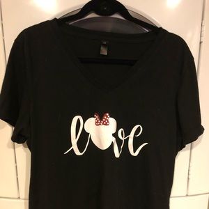 Disney Minnie Mouse Love V neck T-shirt